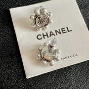 CHANEL 26S DOUBLE C LOGO PEARL TRIM ROUND STUD EARRINGS IN SILVER METAL 631020