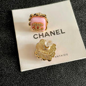 CHANEL 26S DOUBLE C LOGO PINK ENAMEL SQUARE STUD EARRINGS WITH CRYSTAL DETAIL IN GOLD METAL 631027