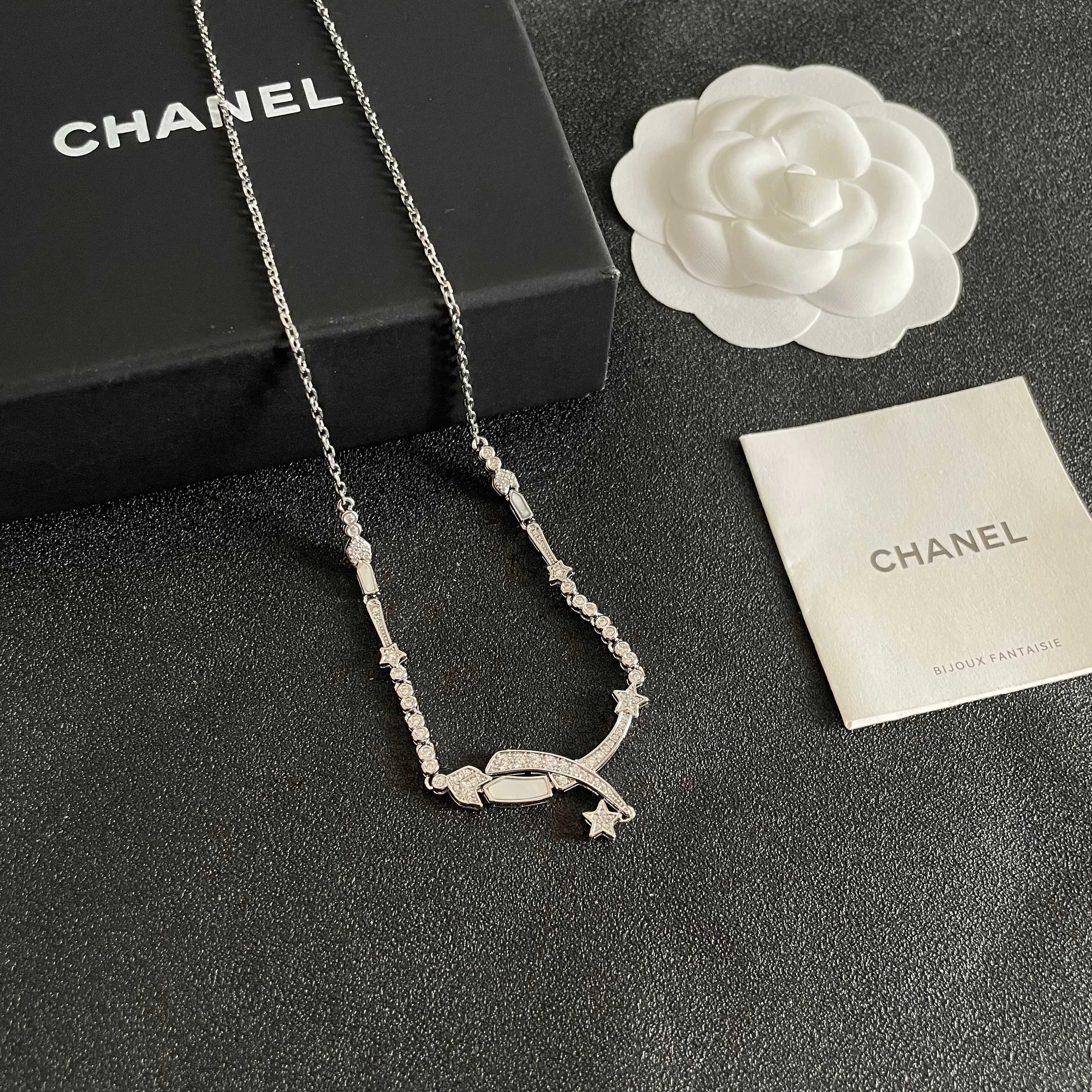 CHANEL 26S CRYSTAL STAR CHARM NECKLACE IN ROSE SILVER  METAL 631897