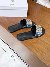 DIOR 26S D-WAY SLIDE IN BLUE DIOR OBLIQUE EMBROIDERED COTTON WITH GOLD HARDWARE