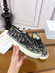 DIOR 26S LOW TOP SNEAKERS 35MM IN BLACK OBLIQUE CANVAS WITH RUBBER SOLE
