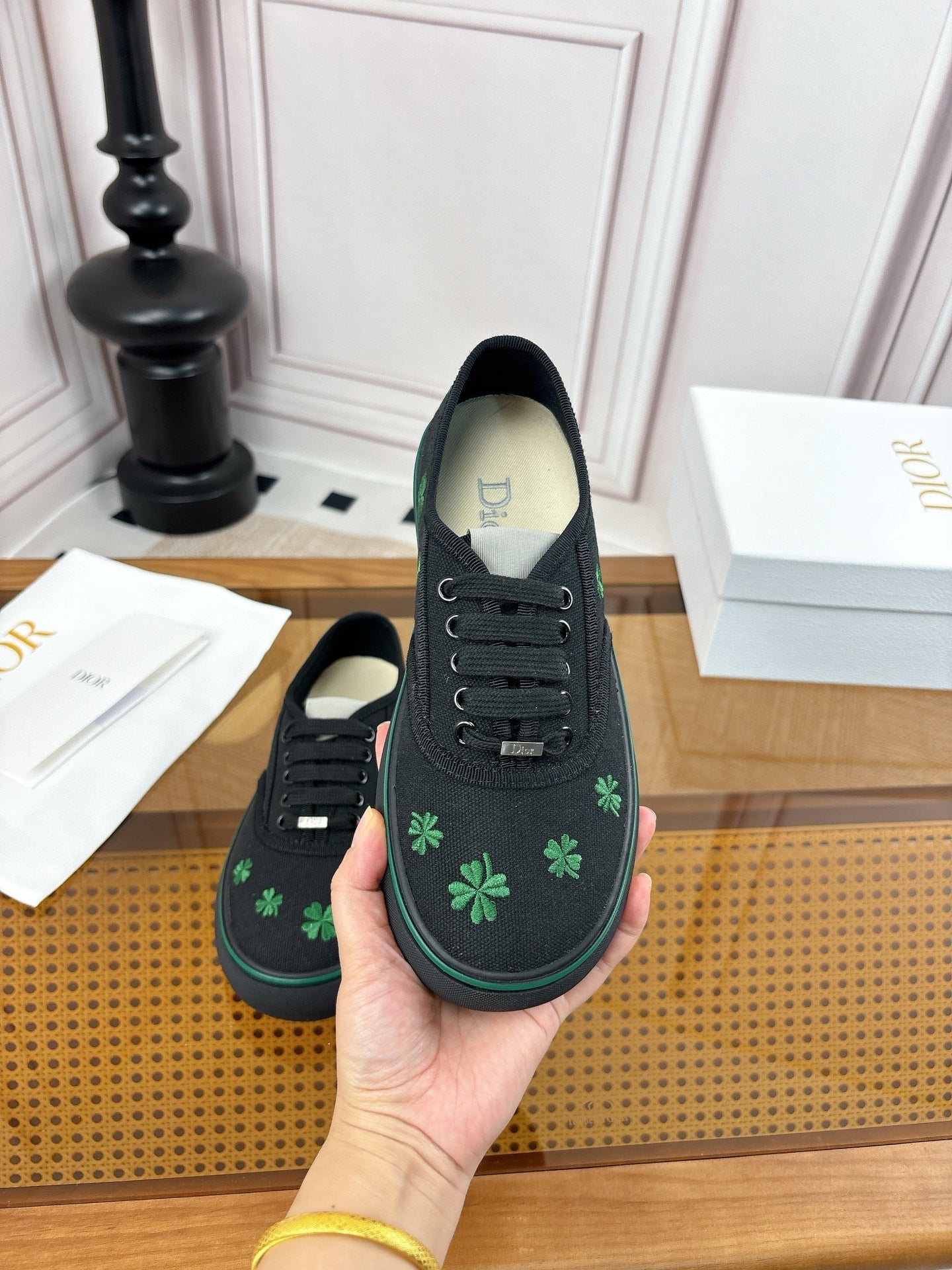 DIOR 26S LOW TOP SNEAKERS 35MM IN BLACK CANVAS WITH CLOVER EMBROIDERY