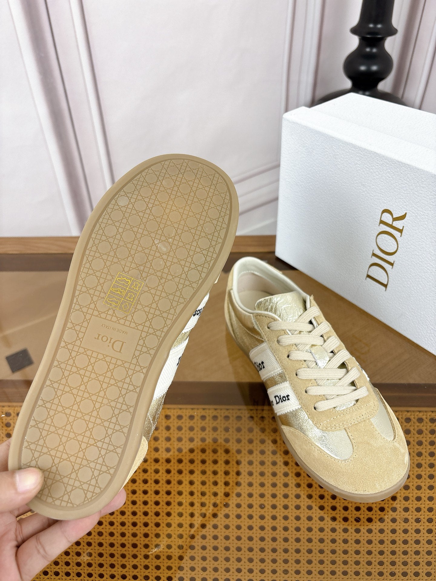 DIOR 26S SNEAKERS IN BEIGE SUEDE AND GOLD METALLIC CALFSKIN