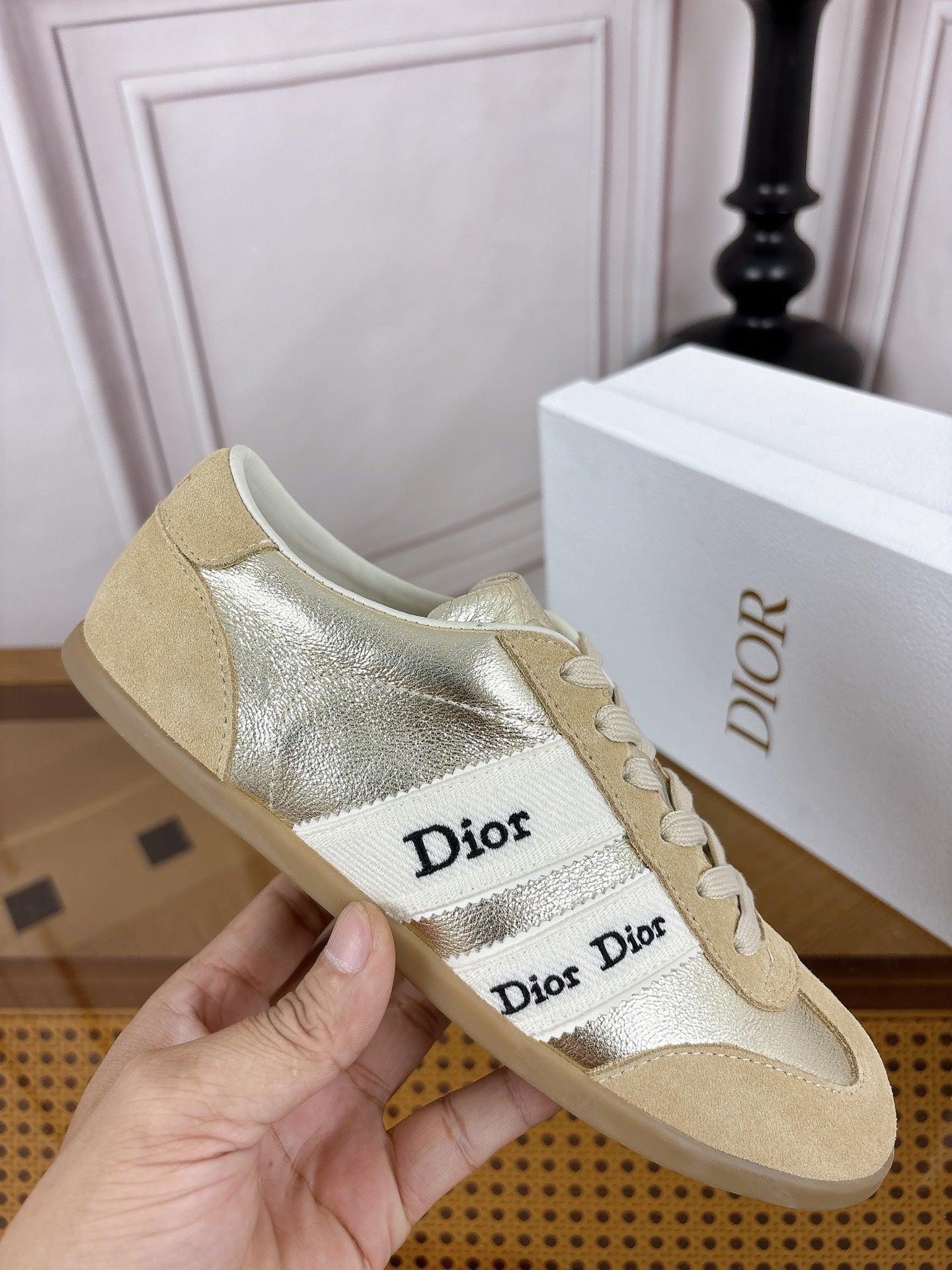 DIOR 26S SNEAKERS IN BEIGE SUEDE AND GOLD METALLIC CALFSKIN