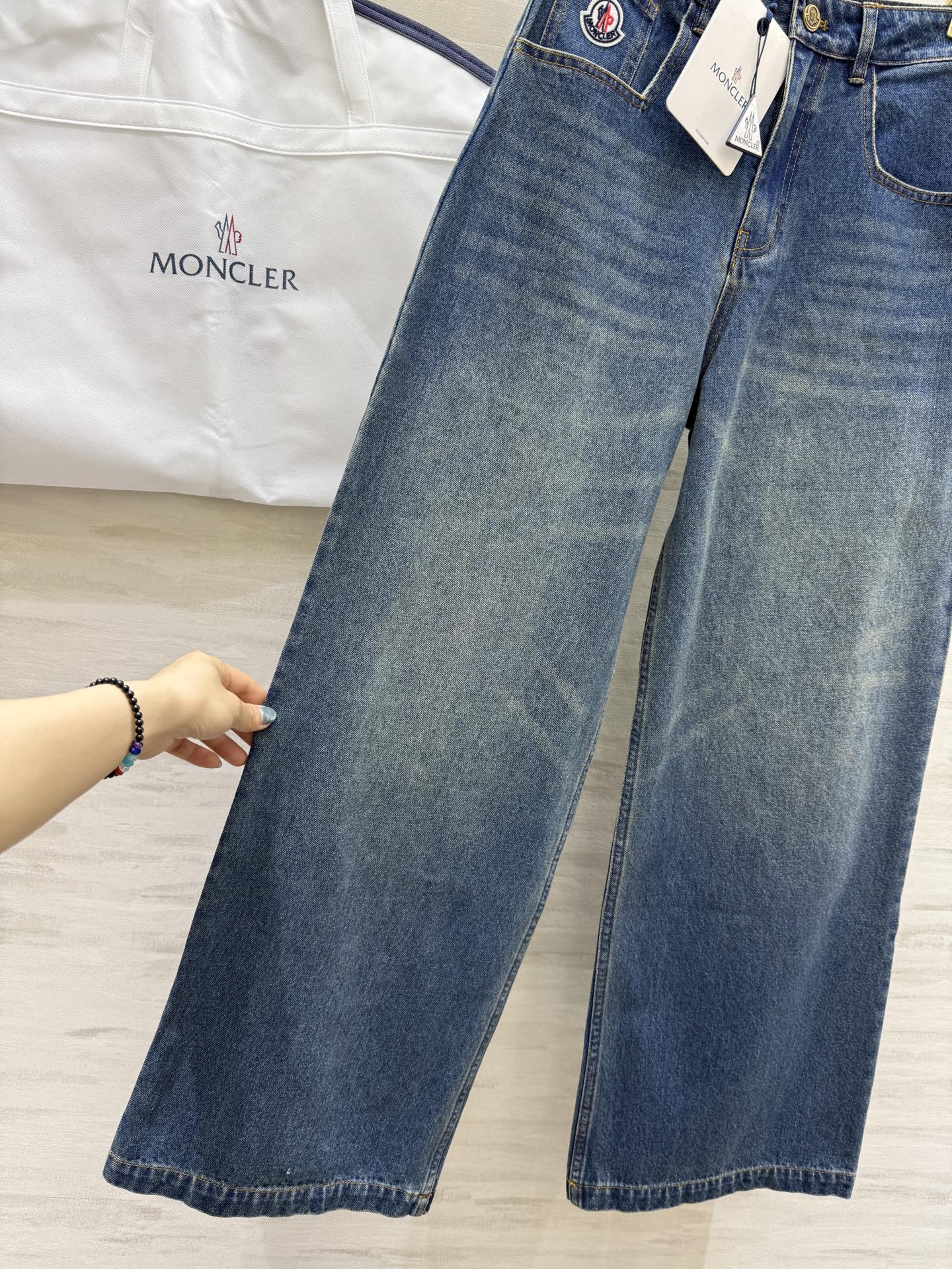 MONCLER 25S STRAIGHT-LEG JEANS 303379