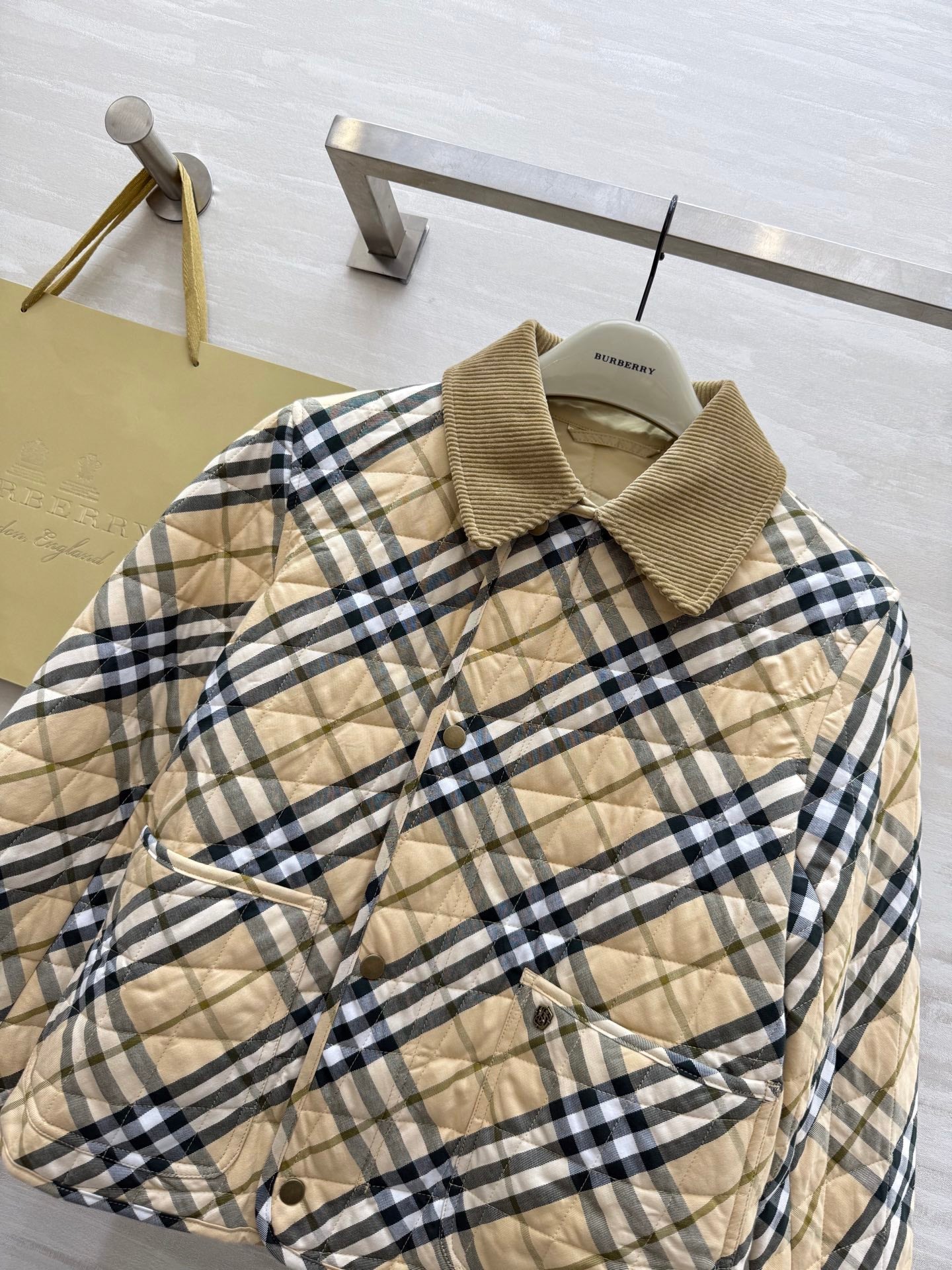 BURBERRY 25S SHORT DOWN JACKET 199