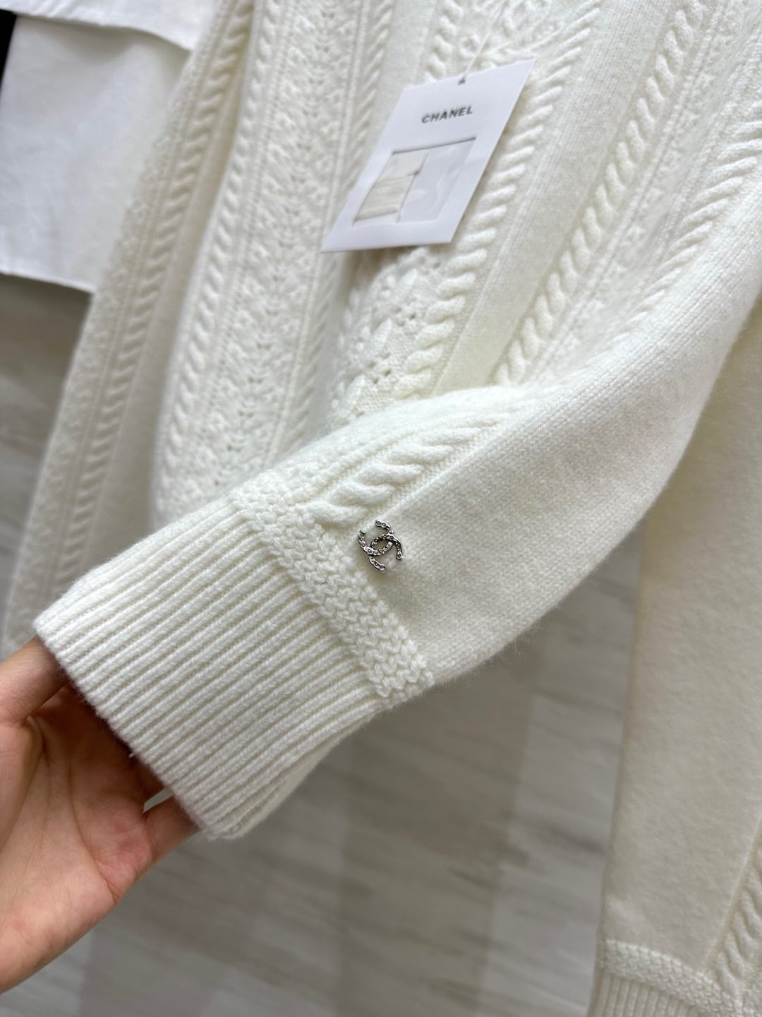 CHANEL 26S SWEATER 677