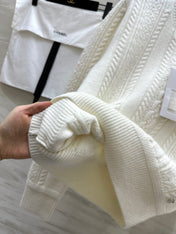 CHANEL 26S SWEATER 677