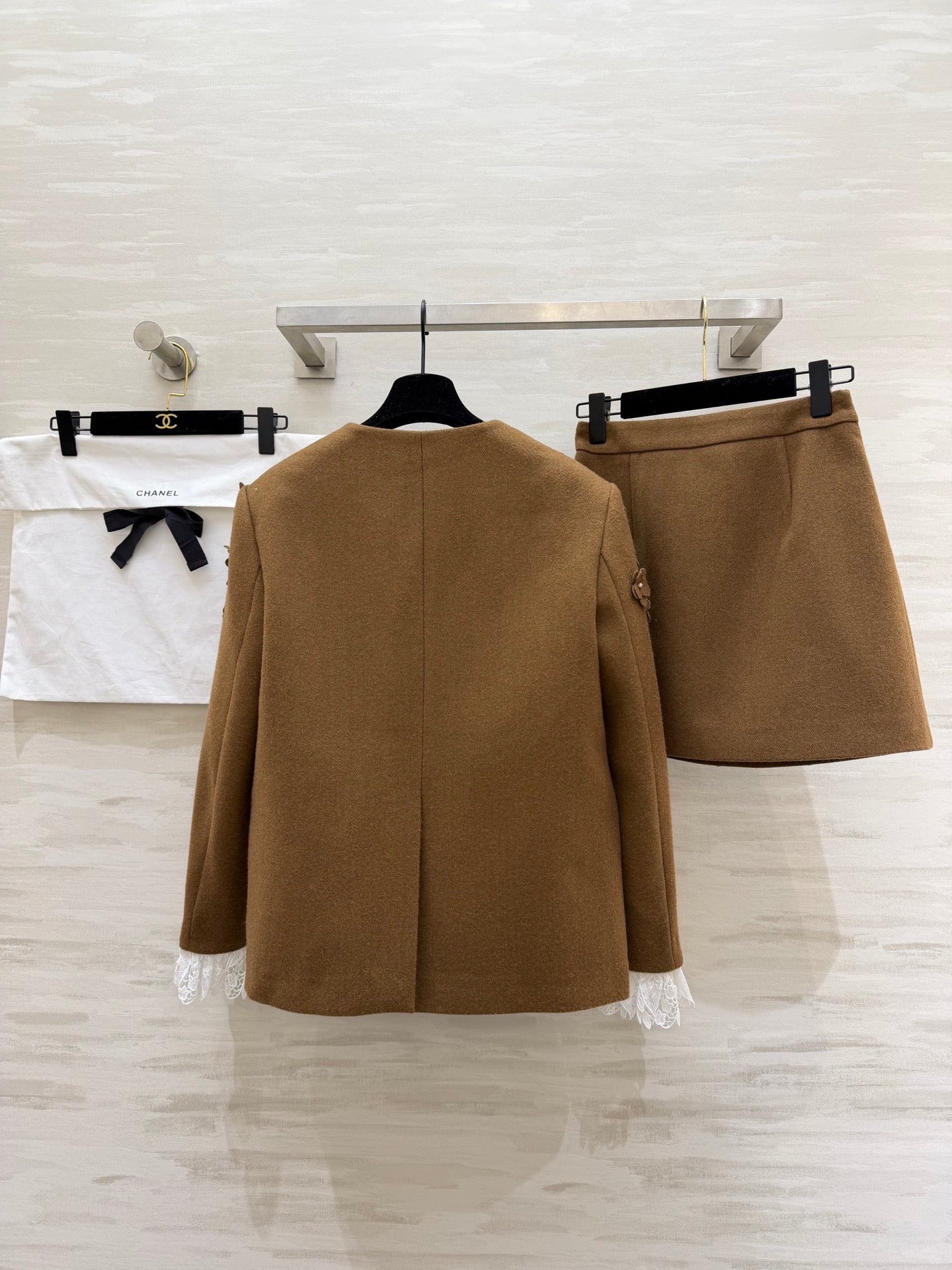 CHANEL 26S WOOL JACKET AND SKIRT SET 869