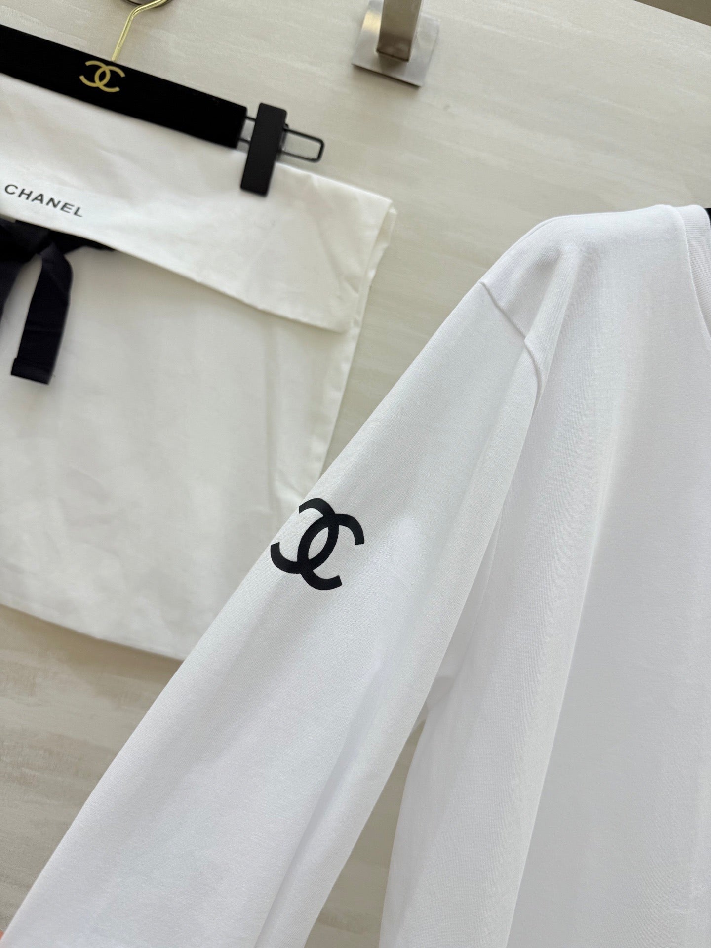 CHANEL 26S LONG-SLEEVE T-SHIRT 976