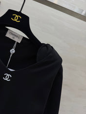 CHANEL 26S V-NECK SWEATSHIRT 973