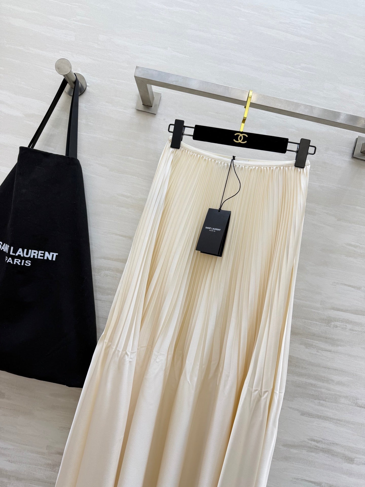 YSL 26S PLEATED MIDI SKIRT 270