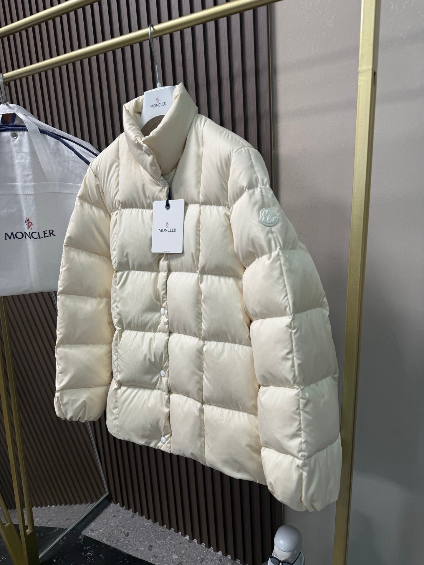MONCLER 25S SQUARE-QUILTED DOWN JACKET 429