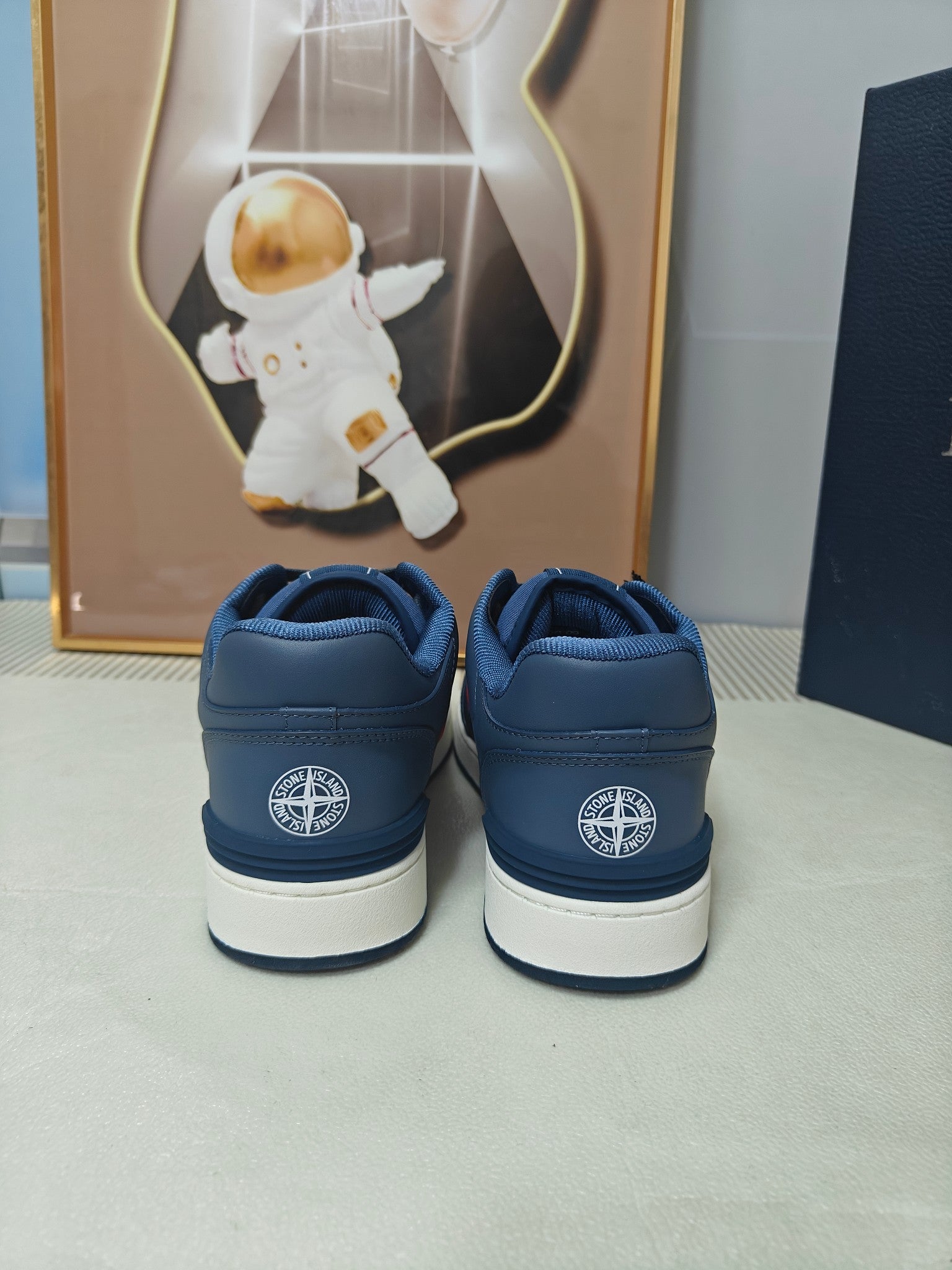 DIOR 26S LOW-TOP SNEAKER IN DARK BLUE CALFSKIN
