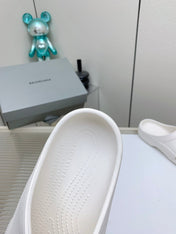 POOL CROCS IN WHITE RUBBER