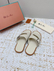 SANDALS IN CREAM WHITE CALFSKIN