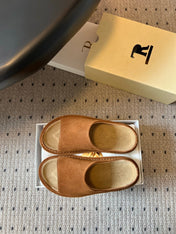 THE ROW 26S THONG SANDALS IN CARAMEL BROWN SUEDE