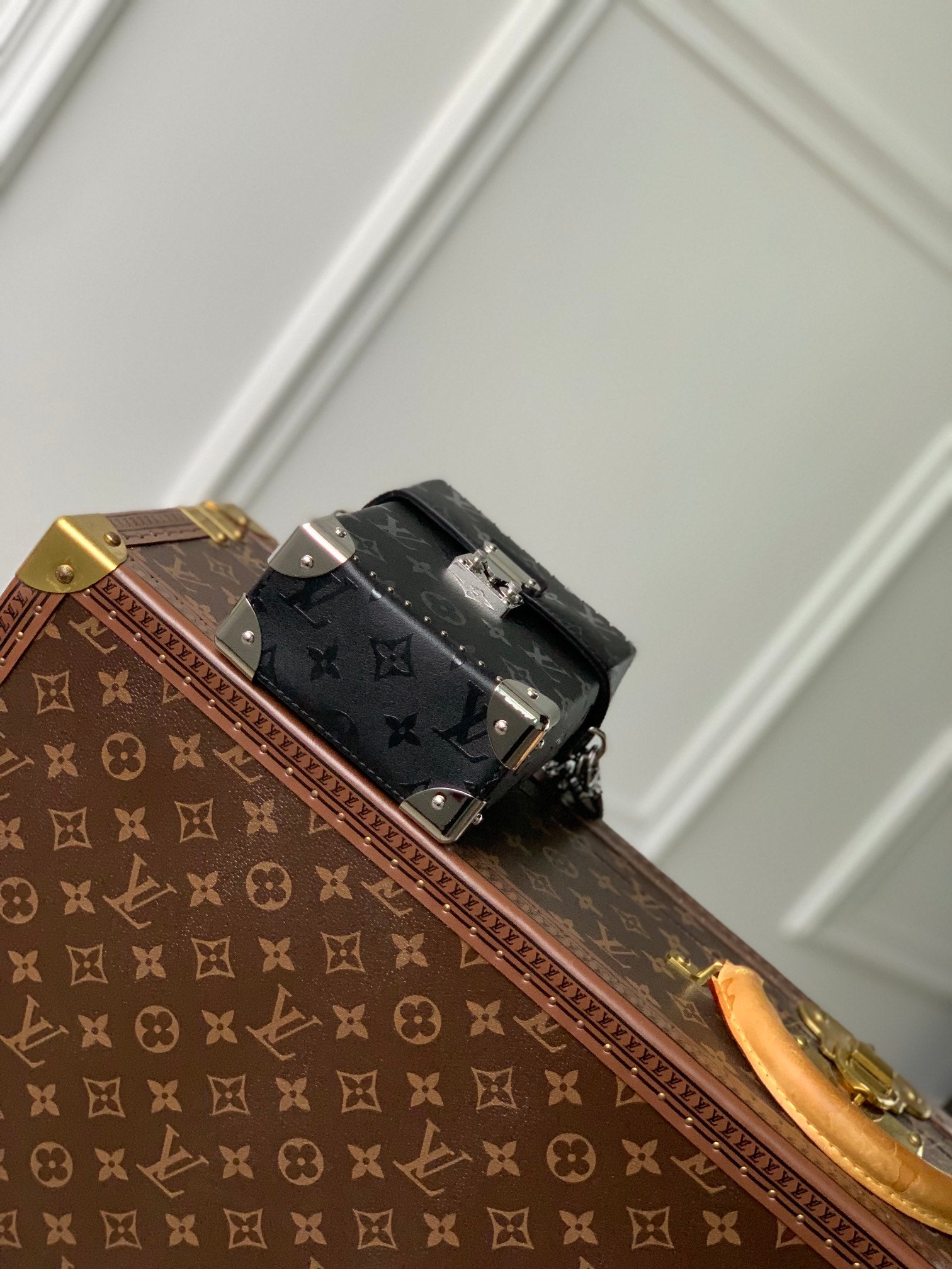 CAMERA BOX BAG 17 IN BLACK MONOGRAM EMBOSSED CALFSKIN SILVER CHAIN