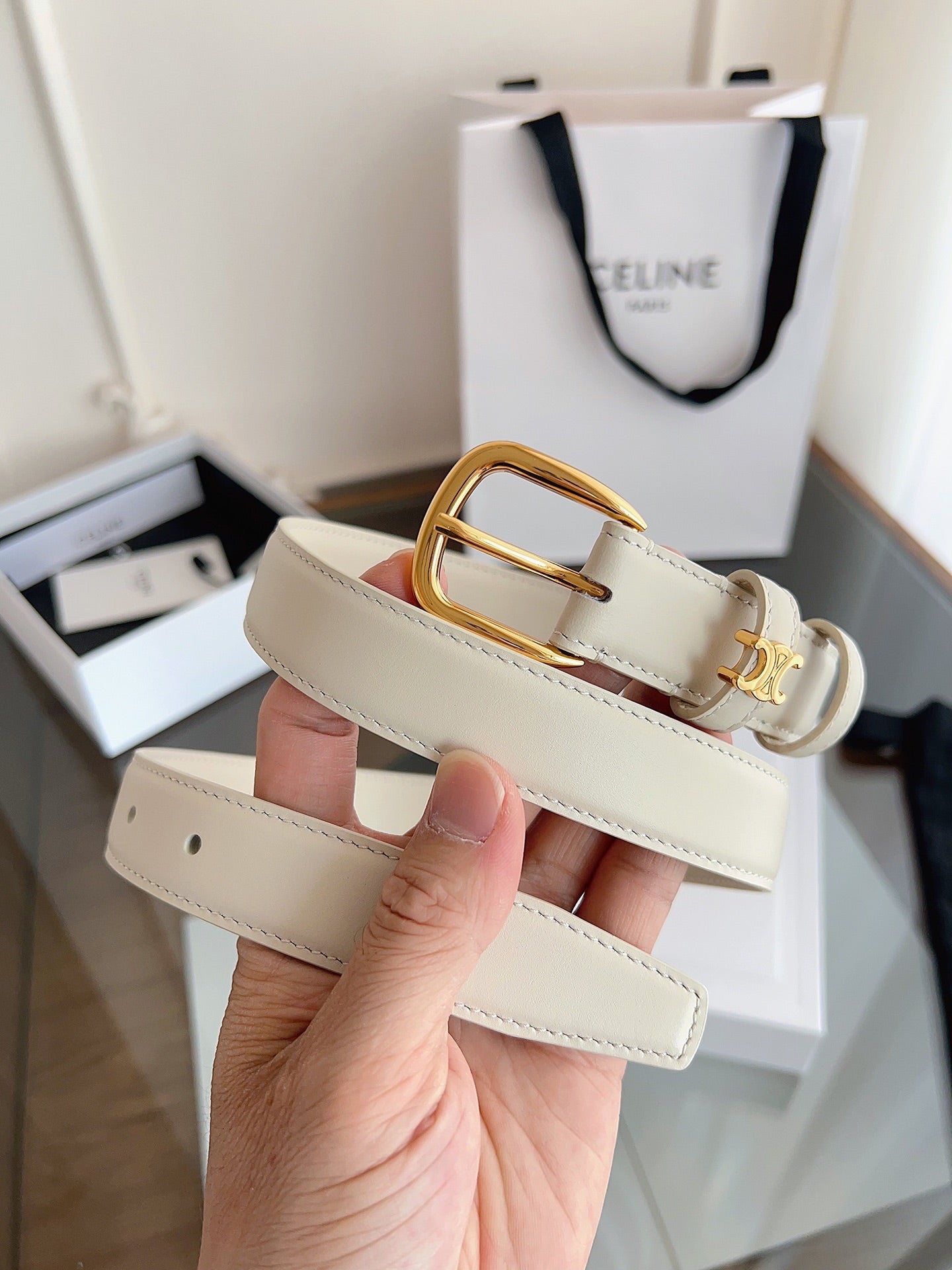 CELINE 26S BELT 25 MM IN CREAM WHITE CALFSKIN 669845