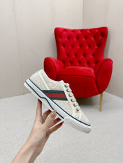 GUCCI 26S LOW TOP SNEAKERS IN IVORY WHITE CANVAS STYLE 08