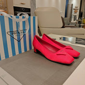 TRIANGLE LOGO PUMPS IN RED SATIN