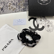 SCRUNCHIE IN BLACK VELVET WITH CRYSTAL CHAIN 369301
