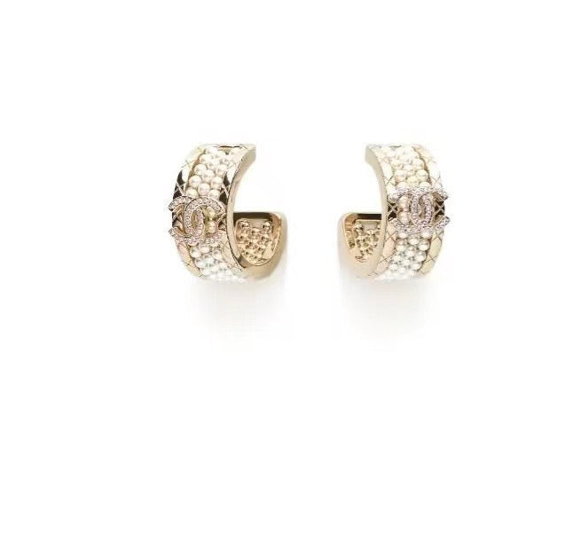 CHANEL 26S DOUBLE C LOGO PEARL & CRYSTAL HOOP EARRINGS IN GOLD METAL 630028