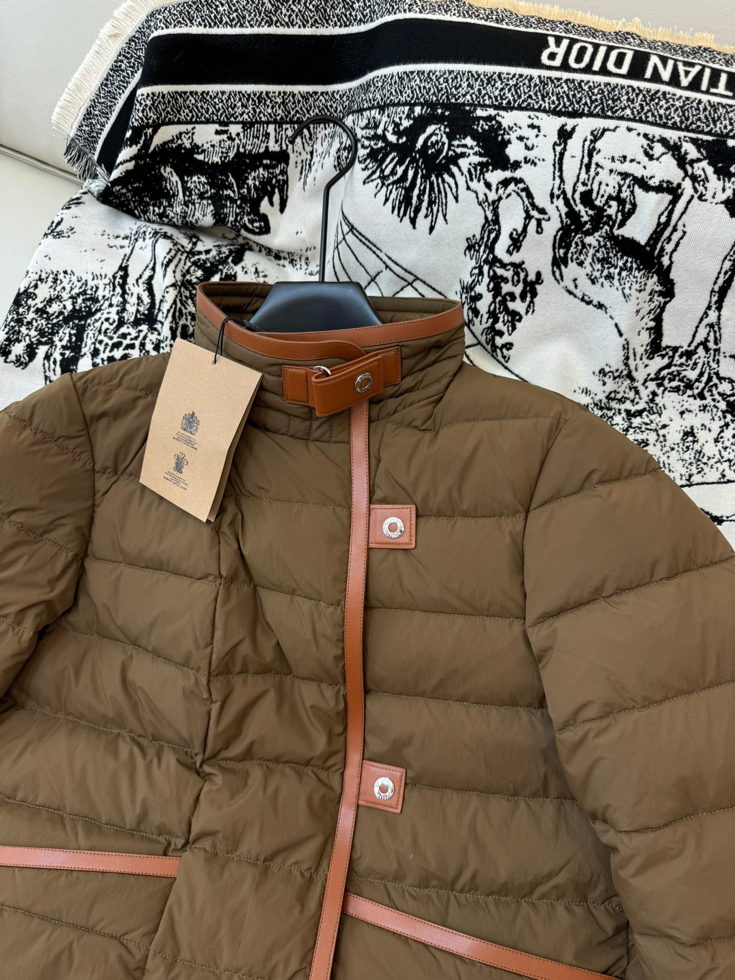 BURBERRY 25S SHORT DOWN JACKET 192