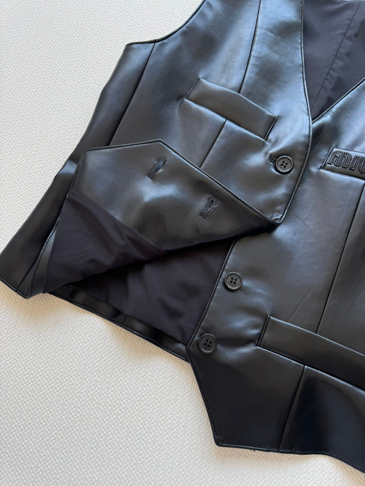 MIUMIU LEATHER VEST STYLE 728