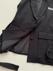 CHANEL 26S SLEEVELESS BLAZER 708