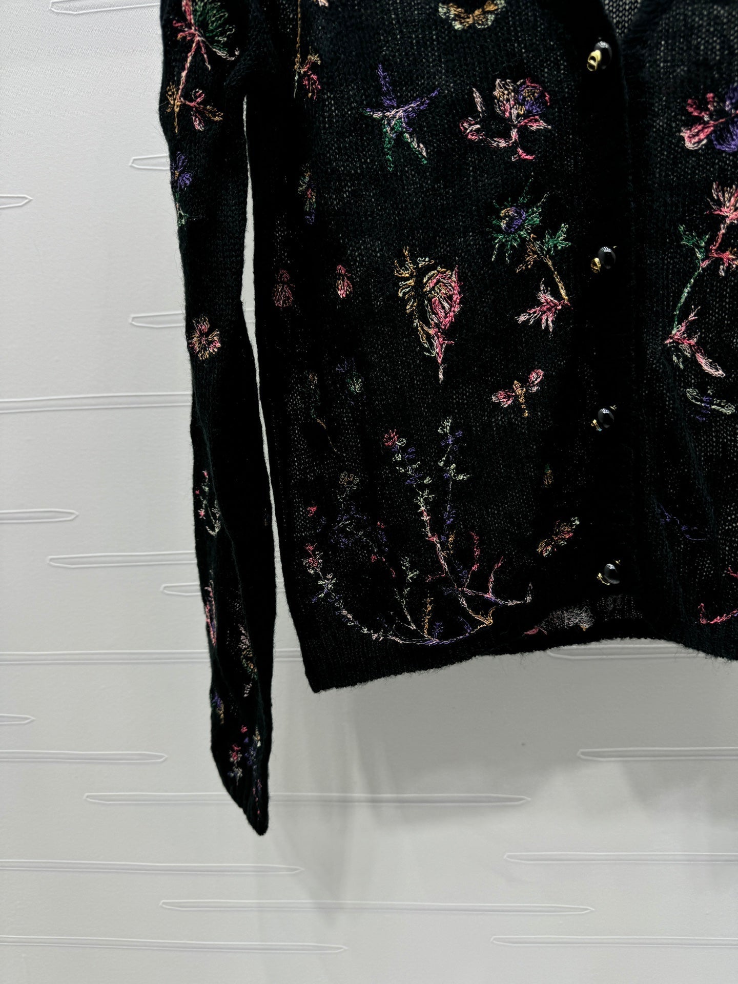 DIOR KNITTED V-NECK FLORAL EMBROIDERED CARDIGAN 276698
