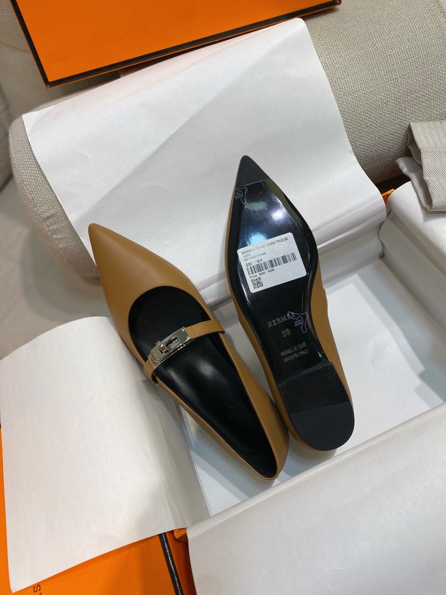 HM 26S KELLY BUCKLE MARY JANE POINTED FLATS IN BROWN CALFSKIN