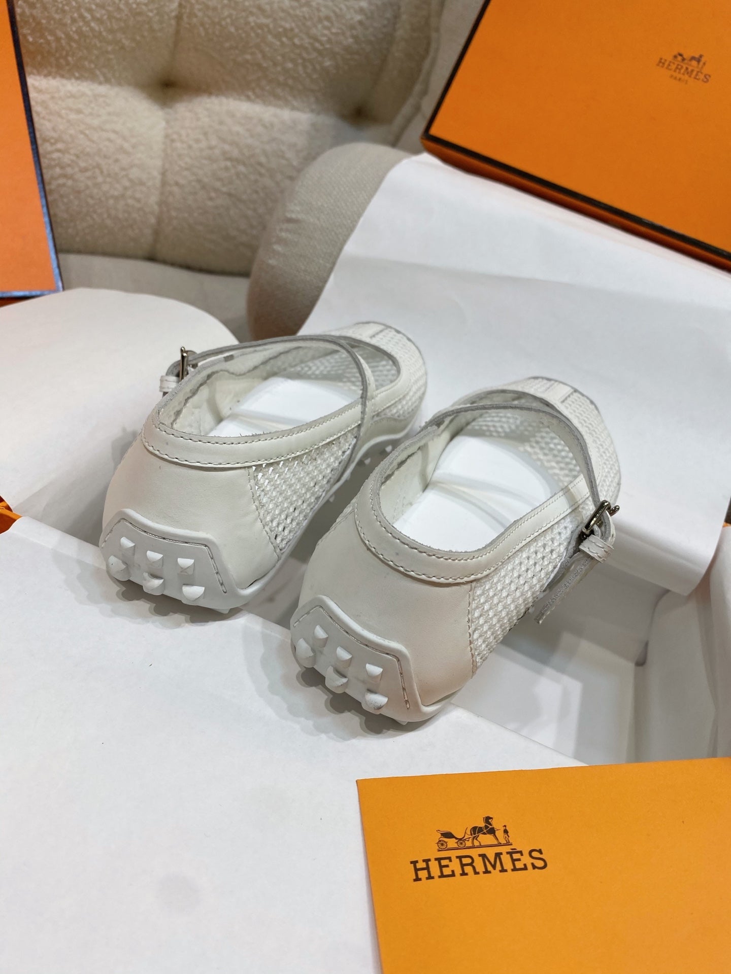 HM 26S KICHU BALLET FLAT IN WHITE CROCHET KNIT AND CALFSKIN