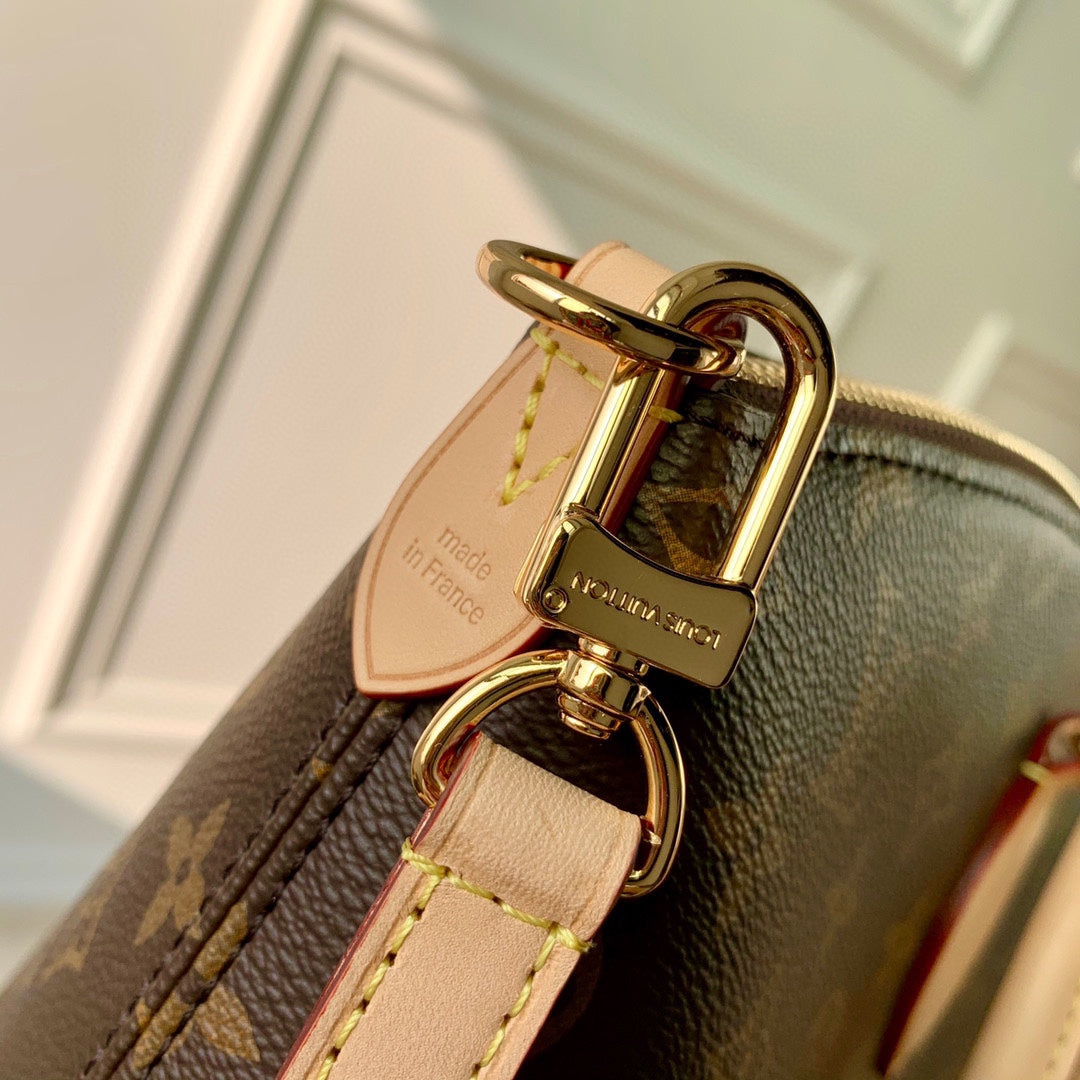 BOÉTIE PM TOTE 31.5 IN BROWN MONOGRAM COATED CANVAS AND CALFSKIN