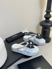 PLATFORM FLIP-FLOPS IN WHITE TWEED FABRIC