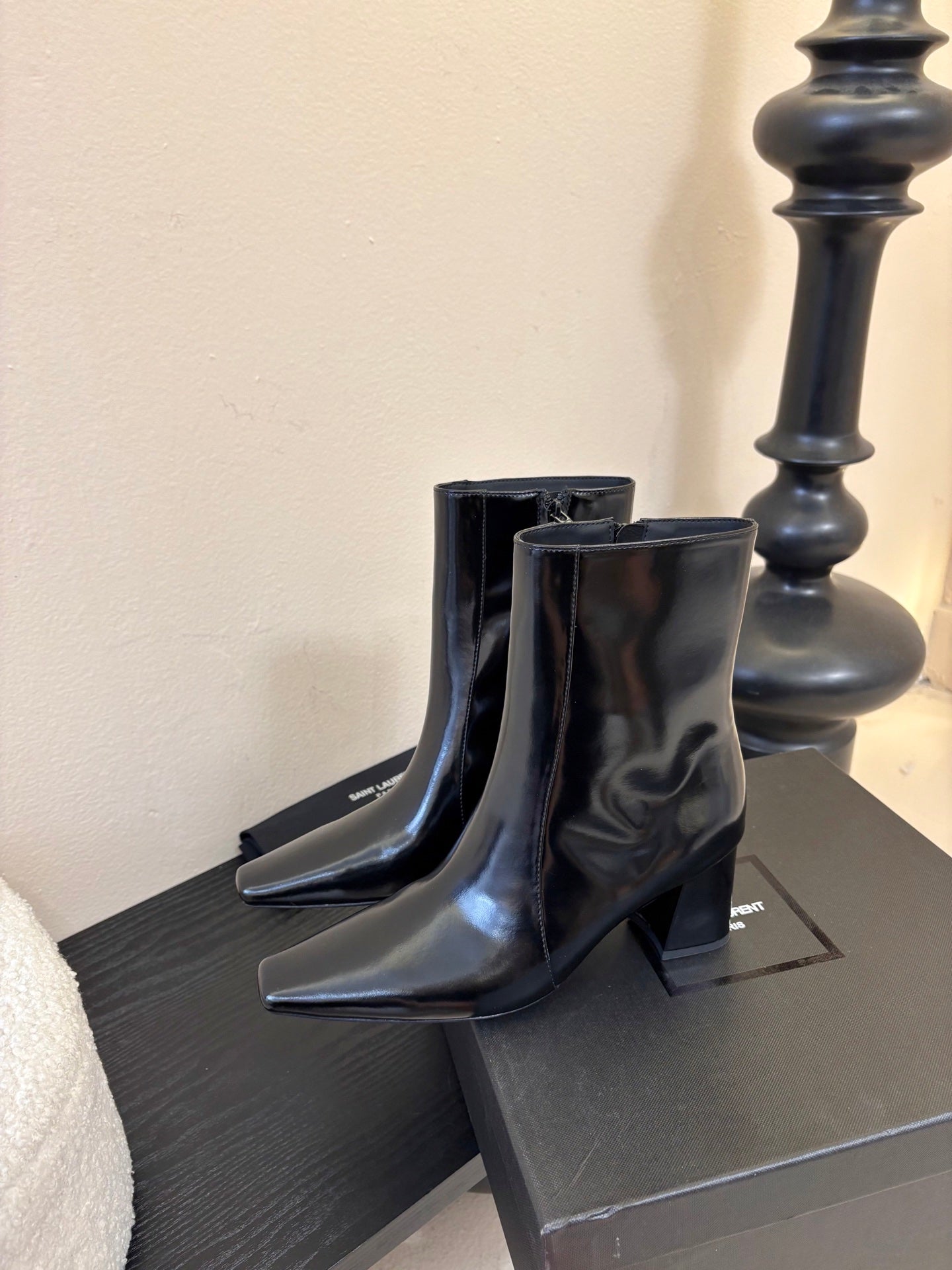 YSL 26S HEELED ANKLE BOOTS IN BLACK SHINY CALFSKIN