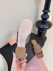 MIUMIU 26S IVETTE WOVEN SLIDE SANDALS IN BROWN CALFSKIN
