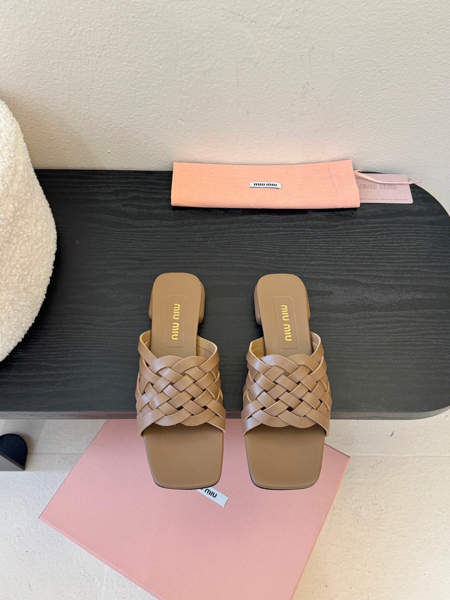 MIUMIU 26S IVETTE WOVEN SLIDE SANDALS IN BROWN CALFSKIN