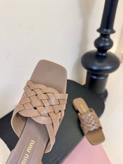 MIUMIU 26S IVETTE WOVEN SLIDE SANDALS IN BROWN CALFSKIN
