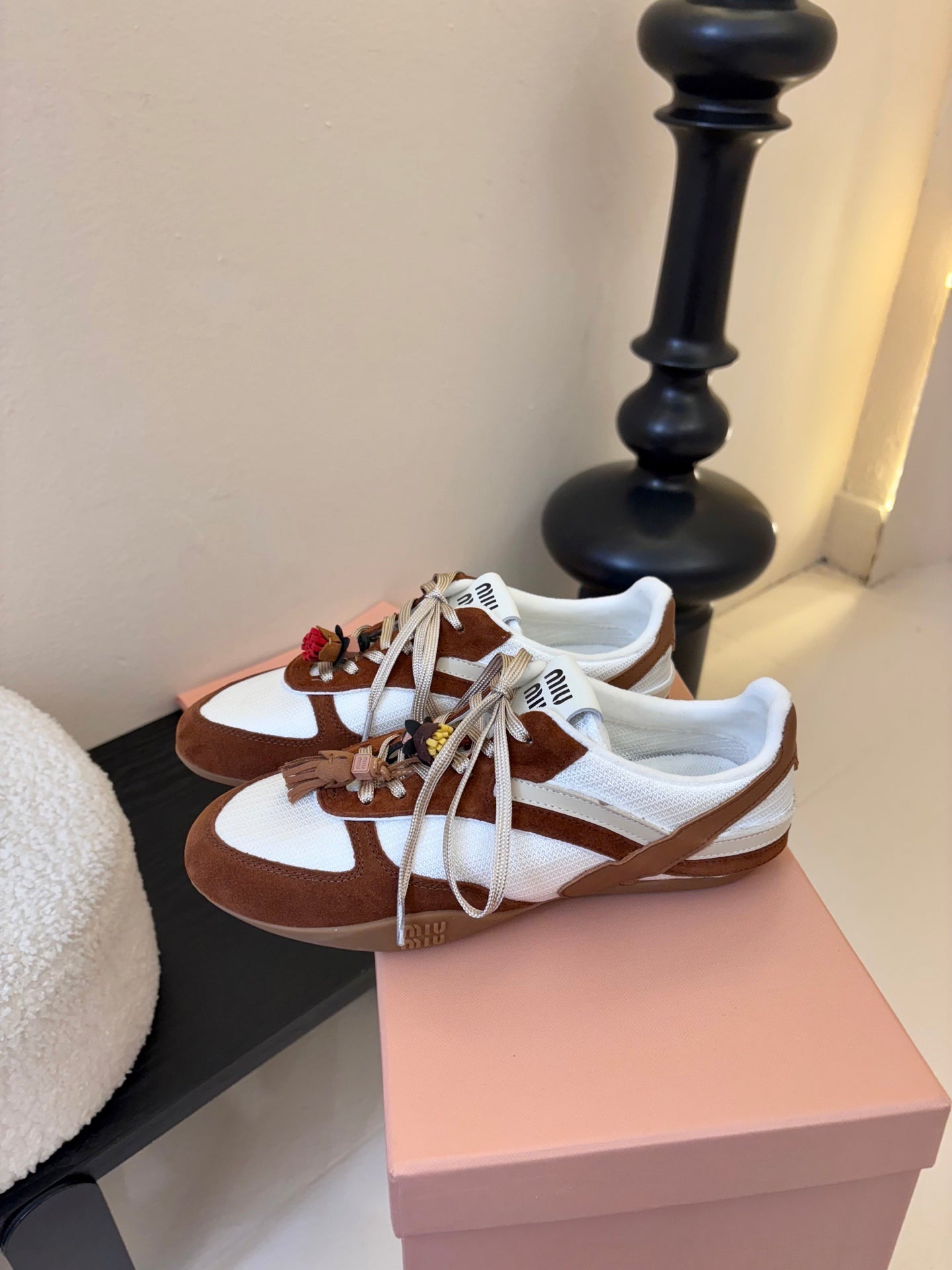 MIUMIU 26S SNEAKERS IN WHITE AND CARAMEL BROWN SUEDE AND MESH
