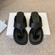 LOEWE 26S TOGGLE FLAT SANDAL IN BLACK CALFSKIN