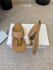 LOEWE 26S TOGGLE FLAT SANDAL IN TAN BROWN CALFSKIN