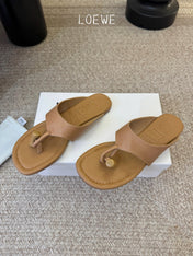 LOEWE 26S TOGGLE FLAT SANDAL IN TAN BROWN CALFSKIN