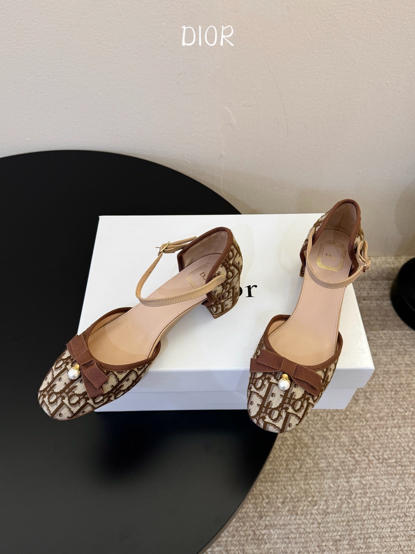 DIOR 26S HEEL ANKLE STRAP PUMPS IN BROWN DIOR OBLIQUE EMBROIDERED CANVAS WITH BOW