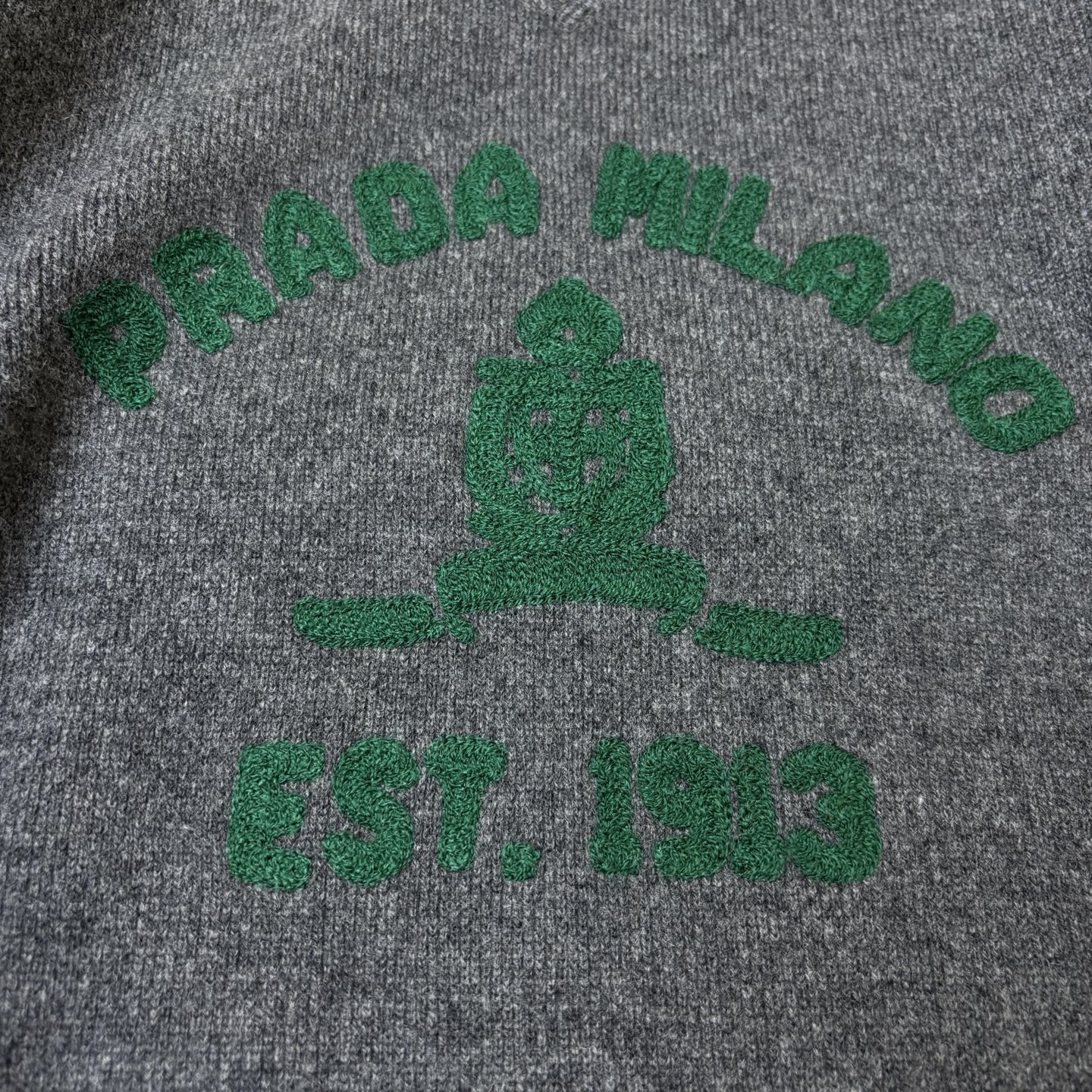 PRADA 25S KNITTED SWEATER 214