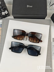 MONTAIGNE SQUARE SUNGLASS 58044 IN ACETATE