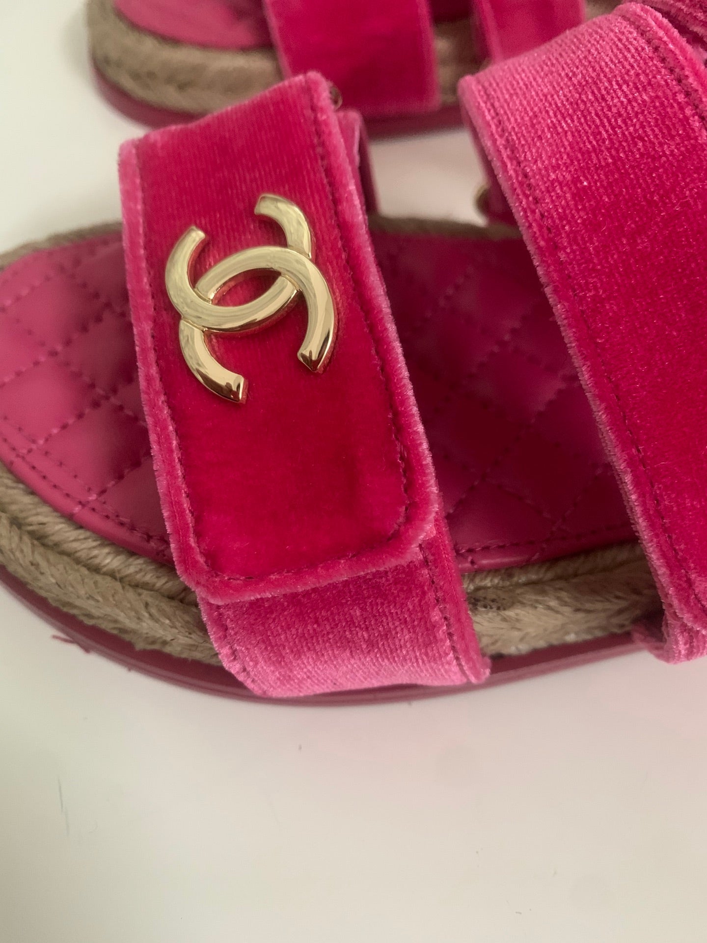 CHANEL 26S STRAPPY SANDALS IN PINK VELVET WITH ROPE SOLE GOLD HARDWARE