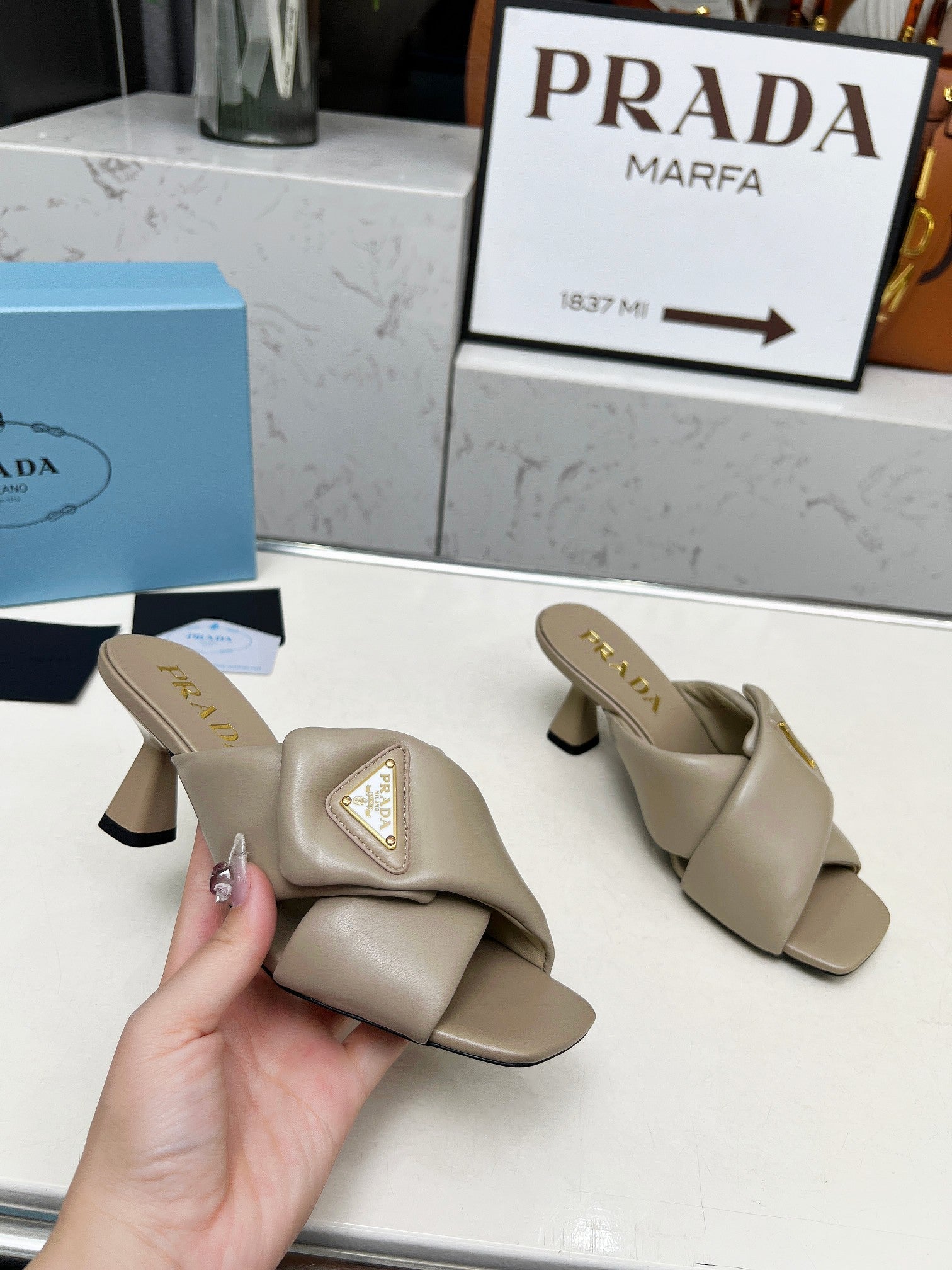 PRA CROSS MULE HEELS IN BEIGE CALFSKIN WITH PADDED STRAPS