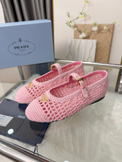 PRADA 26S MARY JANE FLATS IN PINK WOVEN RAFFIA WITH TRIANGLE LOGO