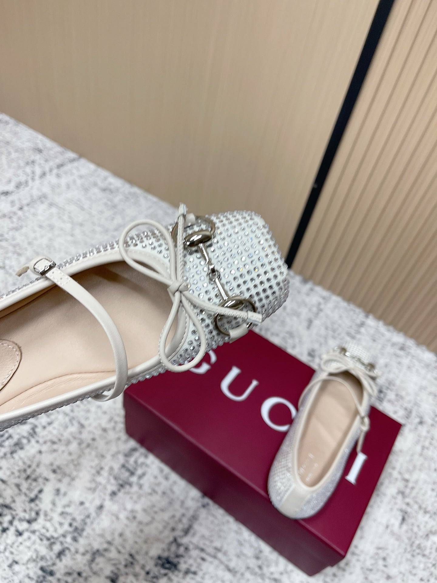GUCCI 26S BALLET FLATS IN OFF WHITE WITH CRYSTALS